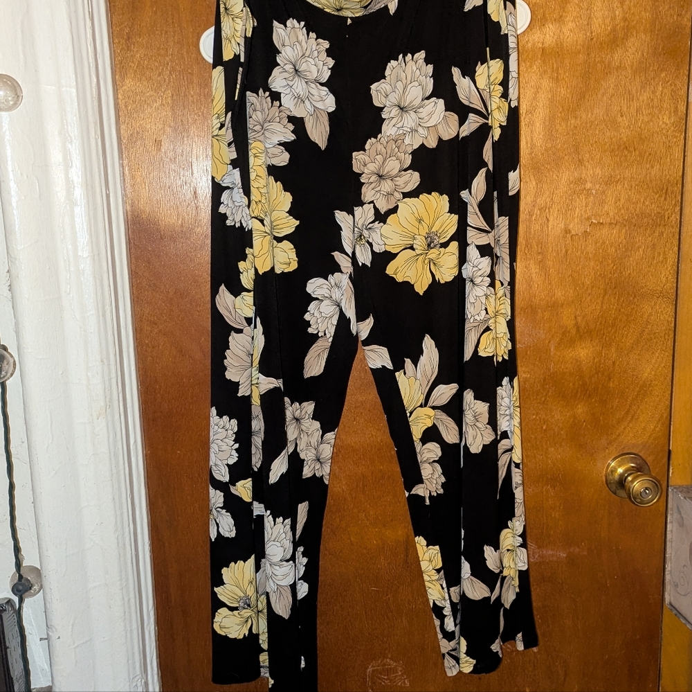 Susan Graver Floral Black and Yellow Women's Pants